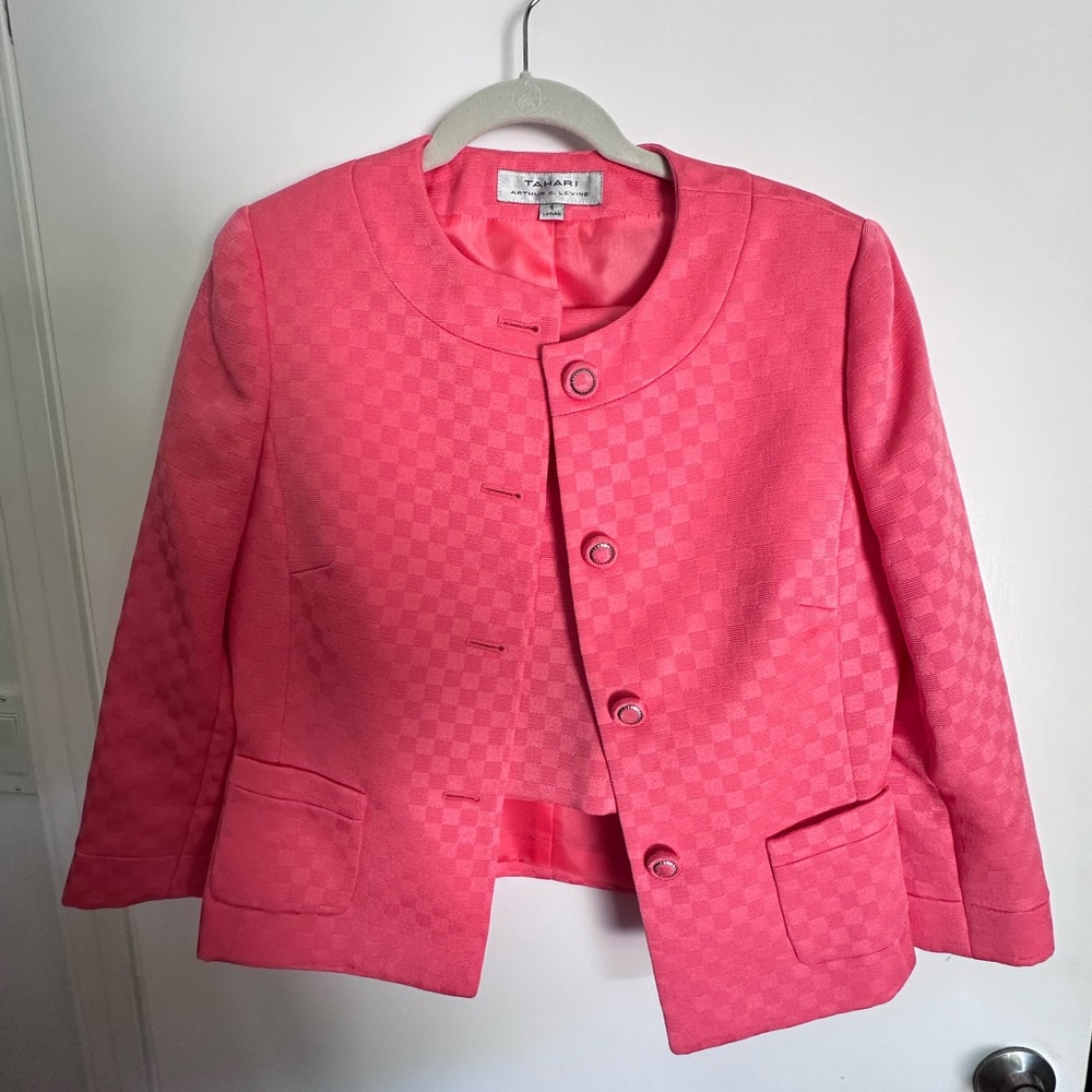 Tahari ASL Coral Checkered Skirt and Blazer Suit Set - Size 6